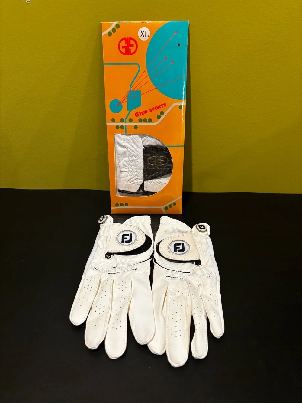 FootJoy WeatherSof Men's Golf Gloves Pair Size LM White/Black Leather Blend
